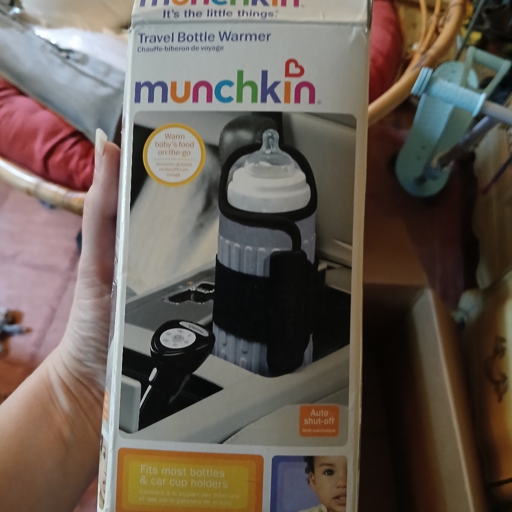 Munchkin Portable Bottle Warmer - Black and White